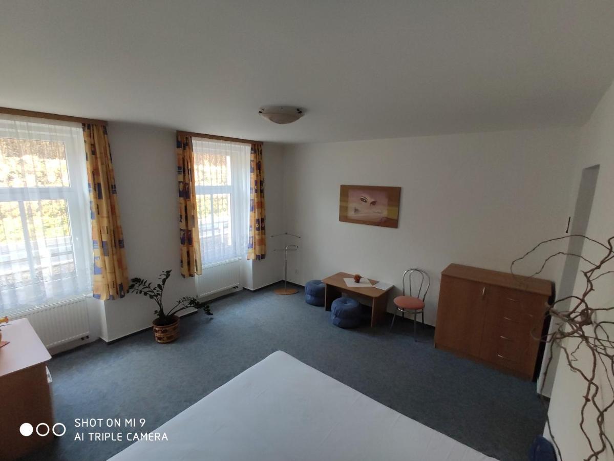 Rodinný Penzion u Wolfů Chrastava Zimmer foto